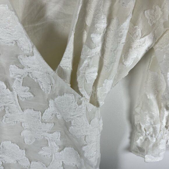 TANYA TAYLOR Top Womens 6 White Sleeveless Wrap Shirt Tie Embroidered Floral - Picture 3 of 9